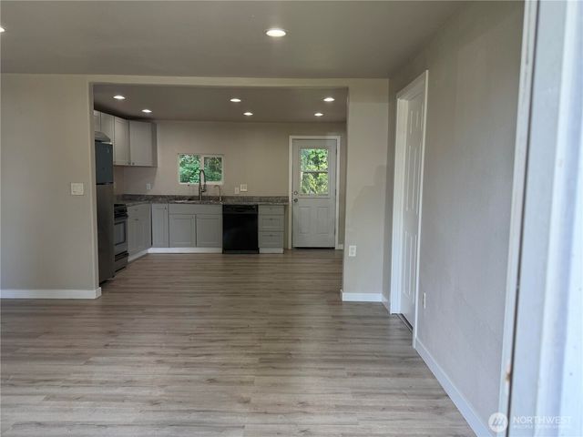 31441 SW 32nd Avenue, Federal Way, WA 98023