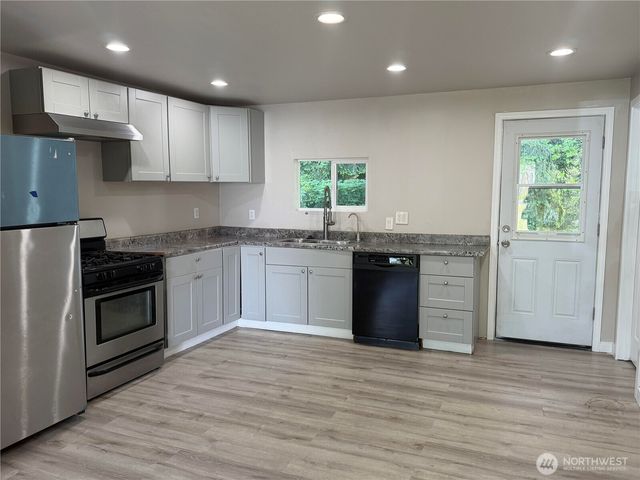 31441 SW 32nd Avenue, Federal Way, WA 98023
