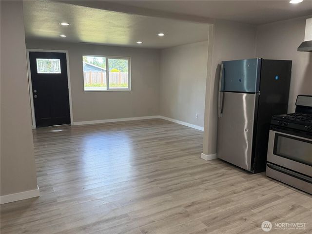31441 SW 32nd Avenue, Federal Way, WA 98023