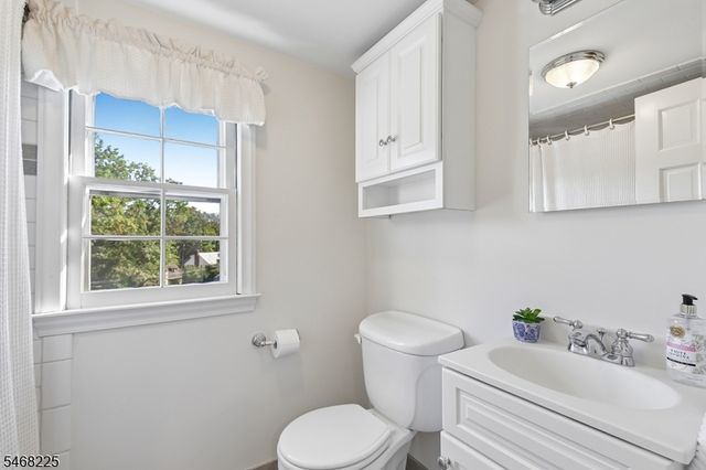 4 MANOR HILL RD, Summit City, NJ 07901