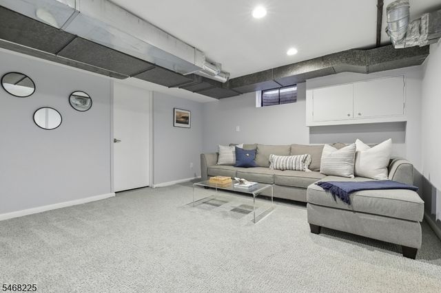 4 MANOR HILL RD, Summit City, NJ 07901