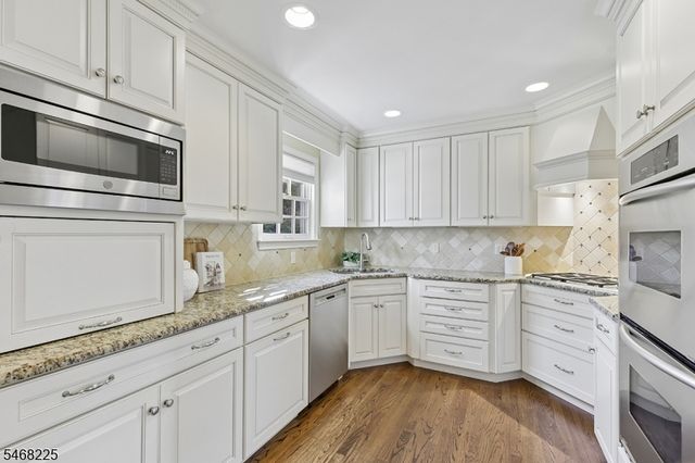 4 MANOR HILL RD, Summit City, NJ 07901