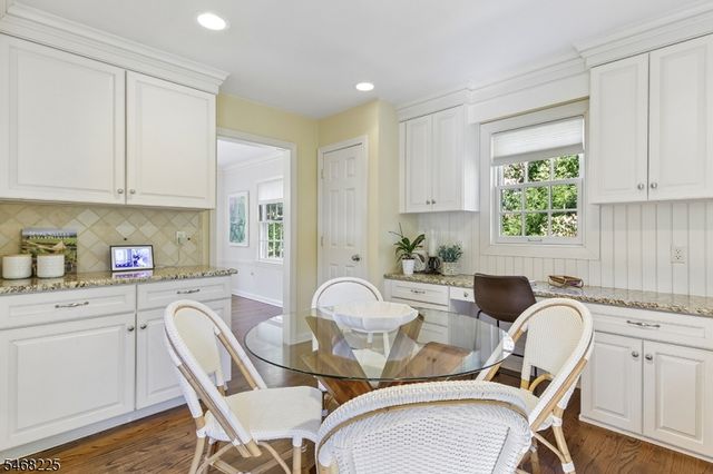 4 MANOR HILL RD, Summit City, NJ 07901