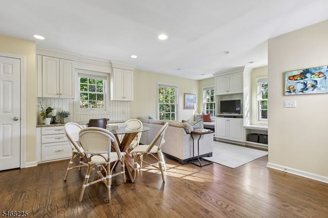 4 MANOR HILL RD, Summit City, NJ 07901