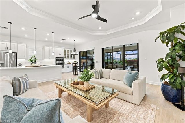 15633 Triesta LN, Naples, FL 34114
