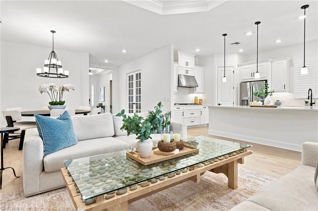 15633 Triesta LN, Naples, FL 34114