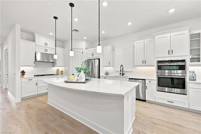 15633 Triesta LN, Naples, FL 34114