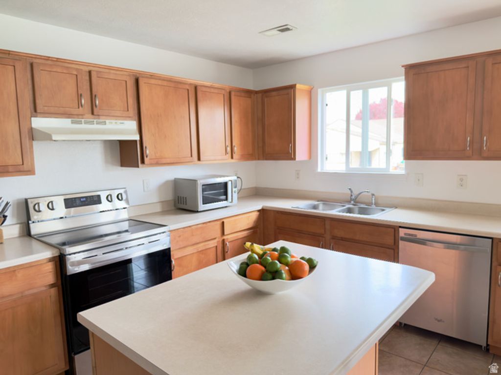 Image 4 of property listing at 438 W 730 S, Provo, UT 84601