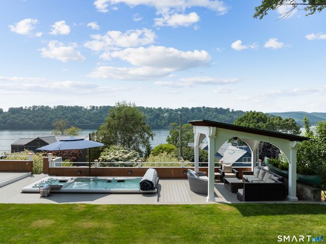 113 North Lake Shore Drive, Brookfield, CT 06804