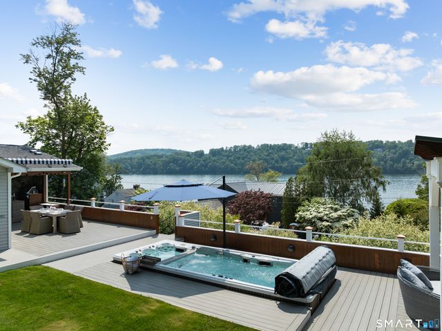 113 North Lake Shore Drive, Brookfield, CT 06804
