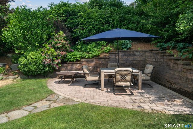 113 North Lake Shore Drive, Brookfield, CT 06804