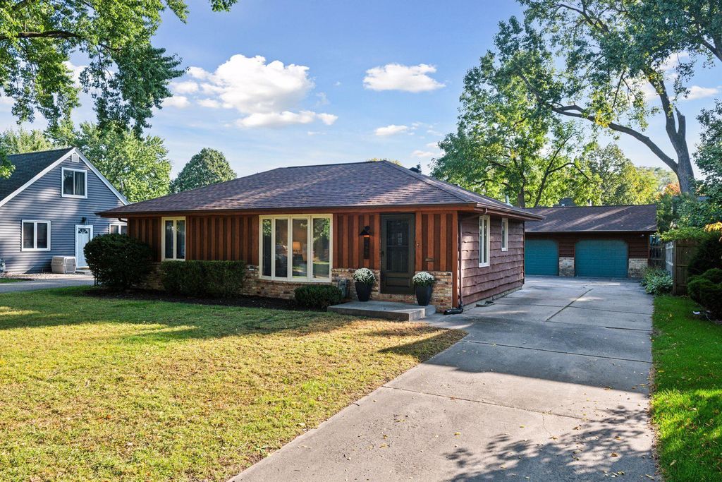 7221 Clinton Avenue, Richfield, MN 55423