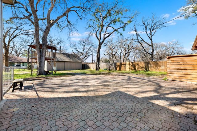 2337 Vega Street, Grand Prairie, TX 75050