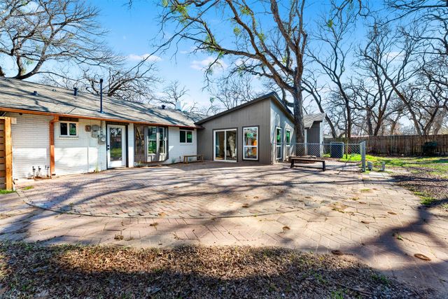 2337 Vega Street, Grand Prairie, TX 75050