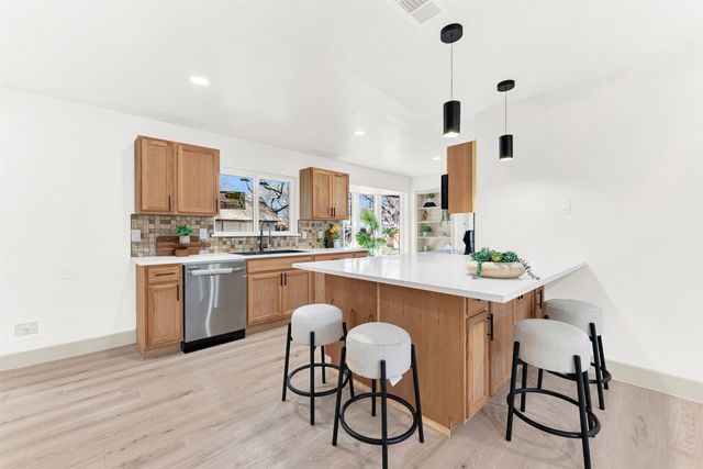 2337 Vega Street, Grand Prairie, TX 75050