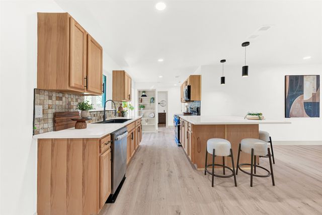 2337 Vega Street, Grand Prairie, TX 75050