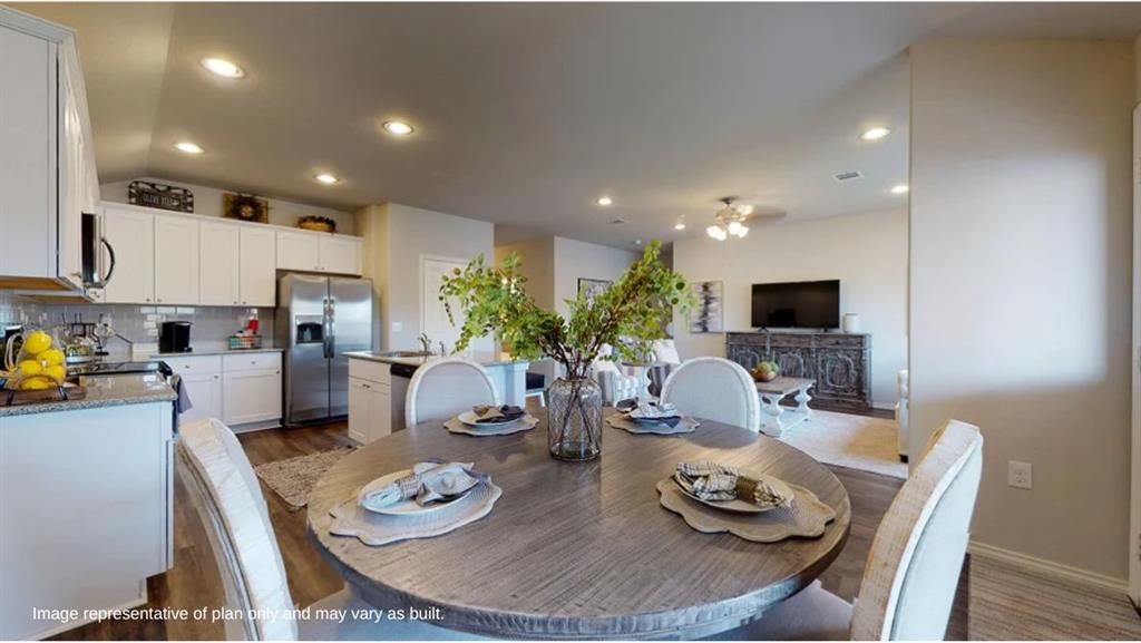 Image 14 of property listing at 1917 Black Poplar Way, Edmond, OK 73034