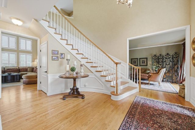 4 Stillwater Court, Algonquin, IL 60102