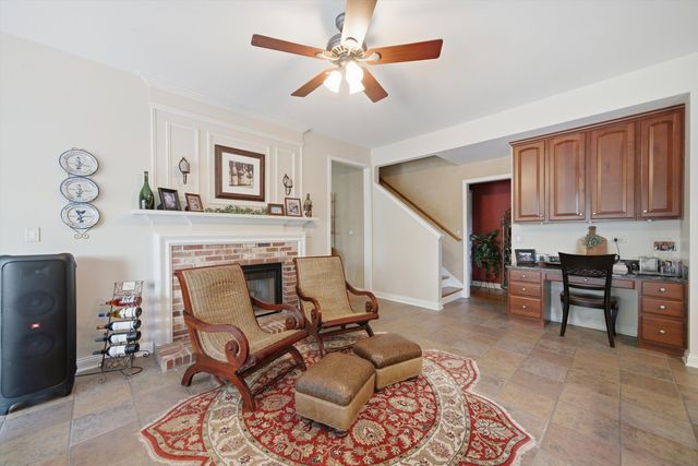 4 Stillwater Court, Algonquin, IL 60102