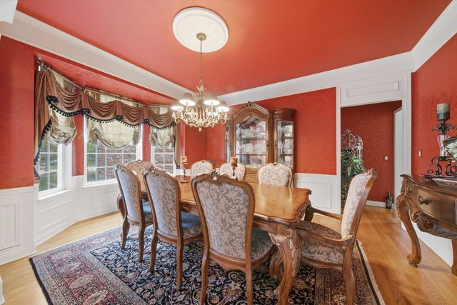 4 Stillwater Court, Algonquin, IL 60102