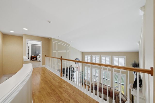 4 Stillwater Court, Algonquin, IL 60102