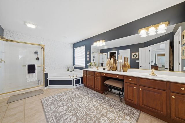 4 Stillwater Court, Algonquin, IL 60102