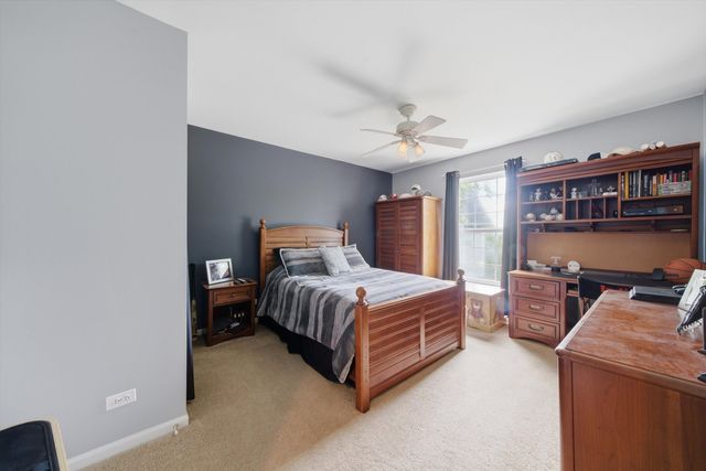 4 Stillwater Court, Algonquin, IL 60102