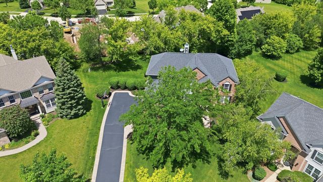 4 Stillwater Court, Algonquin, IL 60102