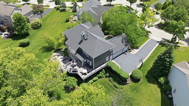 4 Stillwater Court, Algonquin, IL 60102