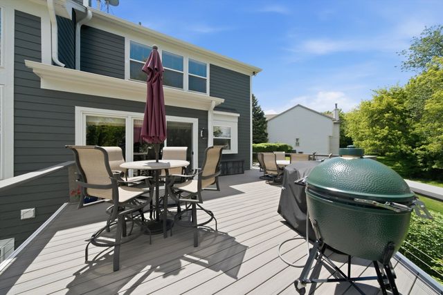 4 Stillwater Court, Algonquin, IL 60102