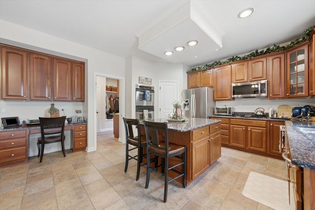 4 Stillwater Court, Algonquin, IL 60102