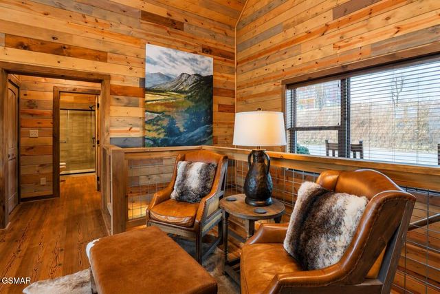 1529 Majestic Mountain Drive, Sevierville, TN 37876