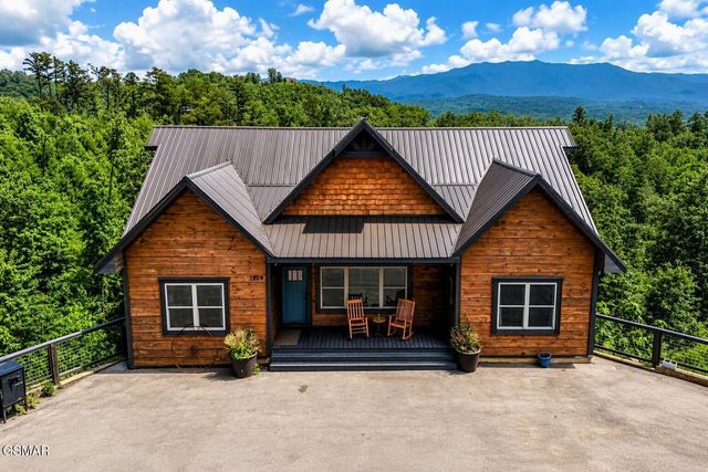 1529 Majestic Mountain Drive, Sevierville, TN 37876