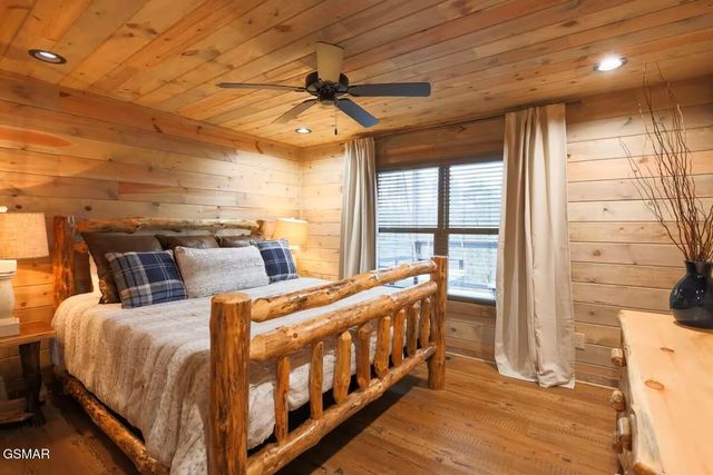 1529 Majestic Mountain Drive, Sevierville, TN 37876