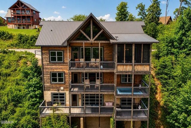 1529 Majestic Mountain Drive, Sevierville, TN 37876