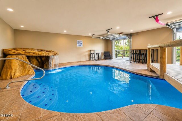 1529 Majestic Mountain Drive, Sevierville, TN 37876