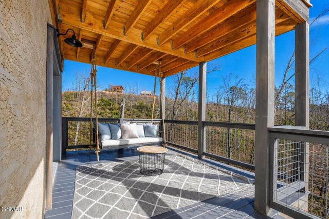 1529 Majestic Mountain Drive, Sevierville, TN 37876