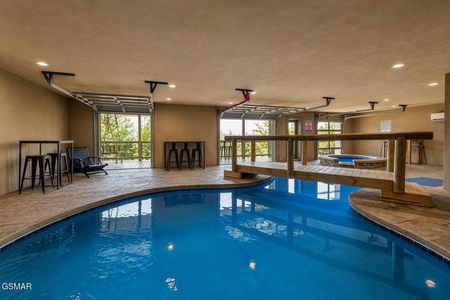1529 Majestic Mountain Drive, Sevierville, TN 37876
