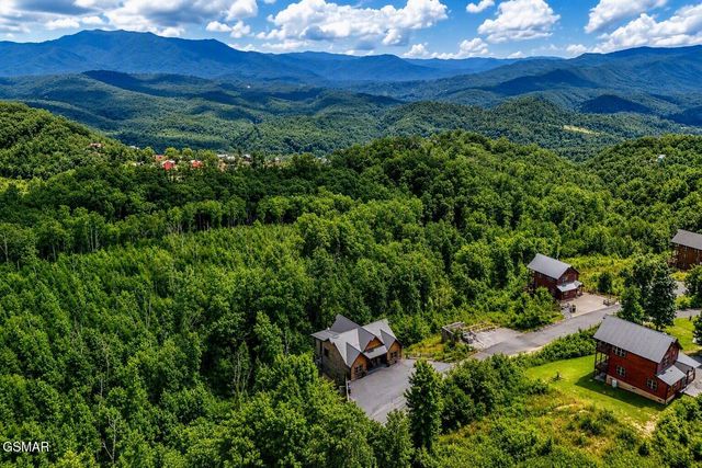 1529 Majestic Mountain Drive, Sevierville, TN 37876