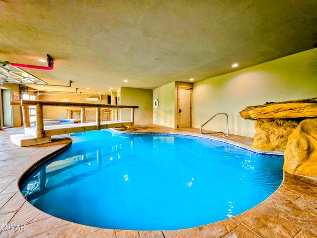 1529 Majestic Mountain Drive, Sevierville, TN 37876