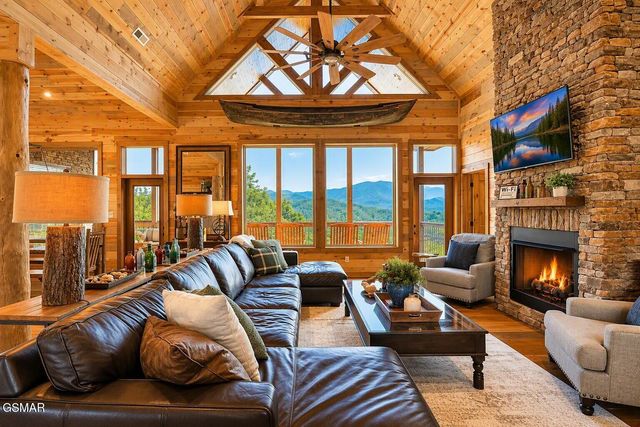 1529 Majestic Mountain Drive, Sevierville, TN 37876