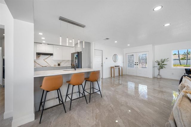 7905 9TH AVENUE S, St Petersburg, FL 33707