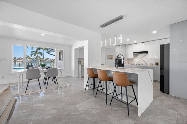 7905 9TH AVENUE S, St Petersburg, FL 33707