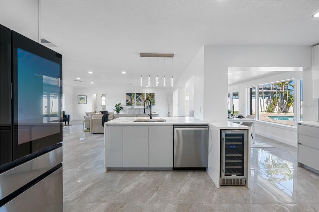 7905 9TH AVENUE S, St Petersburg, FL 33707