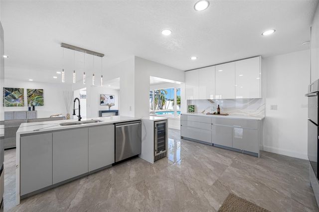 7905 9TH AVENUE S, St Petersburg, FL 33707