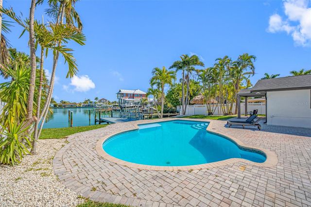 7905 9TH AVENUE S, St Petersburg, FL 33707