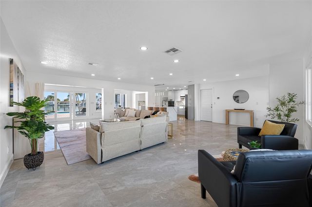 7905 9TH AVENUE S, St Petersburg, FL 33707