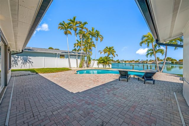 7905 9TH AVENUE S, St Petersburg, FL 33707