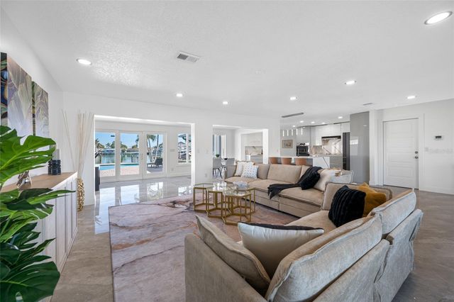 7905 9TH AVENUE S, St Petersburg, FL 33707