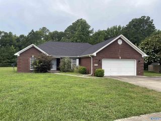 114 Jewell Cobb Court, Owens Cross Roads, AL 35763